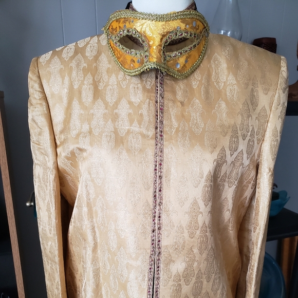 GORGEOUS Vanshik Silk Wedding Sherwani - Picture 2 of 10